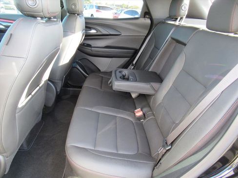 Used 2024 Chevrolet TrailBlazer RS w/ Convenience Package image 28