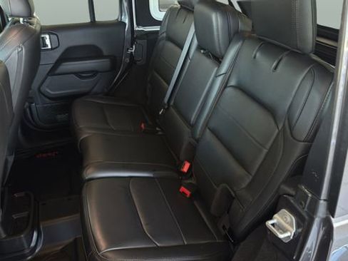 Used 2021 Jeep Wrangler Unlimited Sahara AWD/4WD image 14