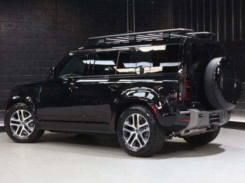 Used 2023 Land Rover Defender 110 X-Dynamic SE AWD/4WD image 12