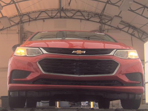 Used 2017 Chevrolet Cruze LS image 8