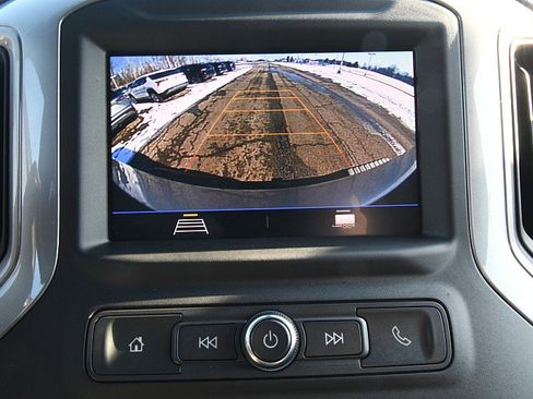 Used 2022 Chevrolet Silverado 2500 Custom w/ Custom Value Package image 17