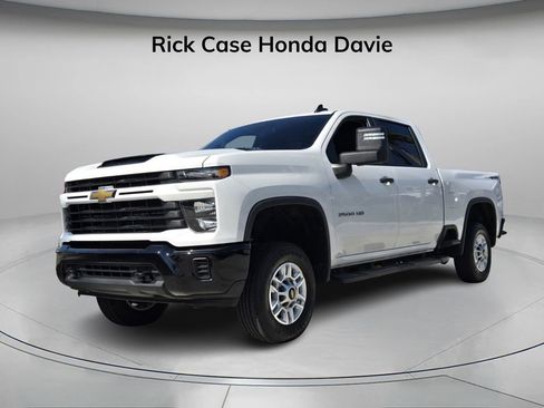 Used 2024 Chevrolet Silverado 2500 Custom w/ Custom Value Package AWD/4WD image 8