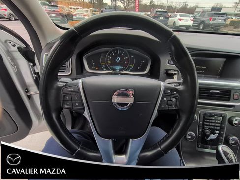 Used 2015 Volvo V60 T5 Premier image 9