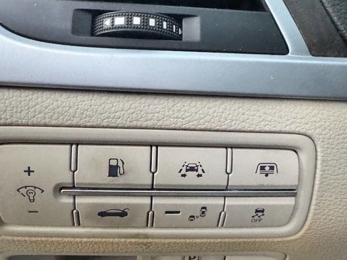 Used 2015 Hyundai Genesis 5.0 image 17