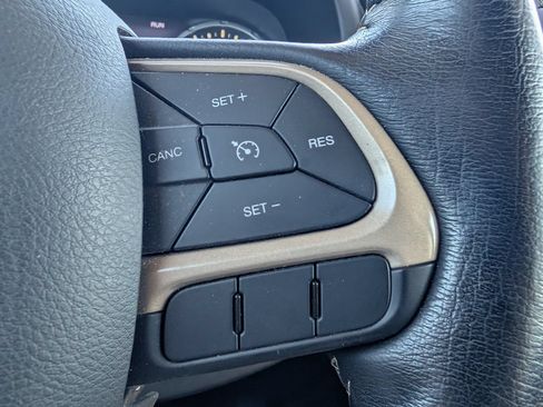Used 2017 Jeep Renegade Limited AWD/4WD image 14