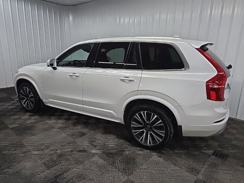 Used 2022 Volvo XC90 T6 Momentum w/ Climate Package image 4