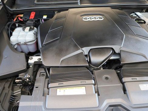 Used 2019 Audi Q8 Premium Plus w/ Premium Plus AWD/4WD image 44