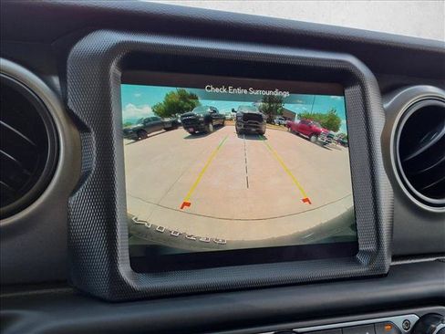 Used 2023 Jeep Wrangler Unlimited w/ Cold Weather Group AWD/4WD image 13
