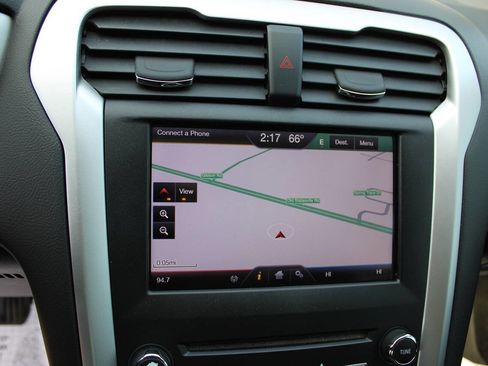 Used 2013 Ford Fusion SE image 19