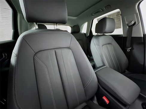 Used 2023 Audi Q5 2.0T Premium w/ Convenience Package image 26