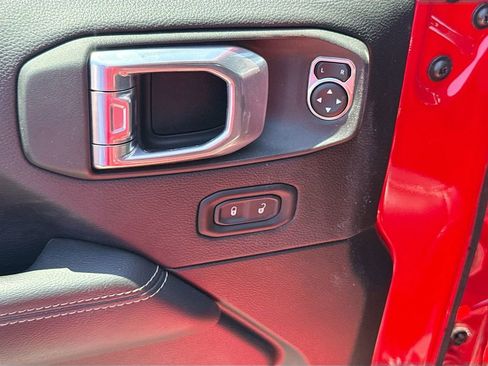 Used 2022 Jeep Wrangler Unlimited Sahara w/ Cold Weather Group image 19