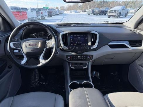 Used 2024 GMC Terrain SLT image 16
