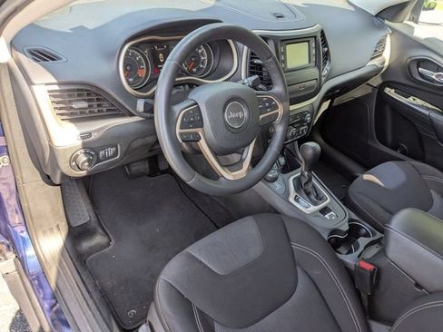 Used 2015 Jeep Cherokee Latitude AWD/4WD image 10
