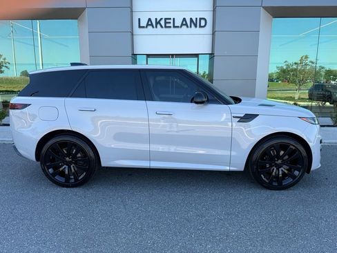 New 2026 Land Rover Range Rover Sport Dynamic SE image 4