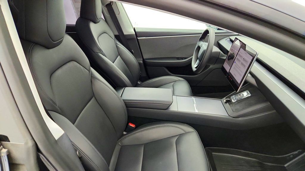 Used 2025 Tesla Model 3 Long Range RWD image 27