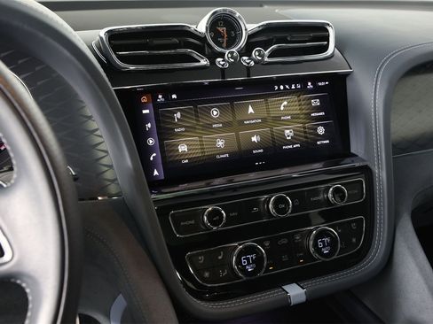 Used 2023 Bentley Bentayga Speed image 22