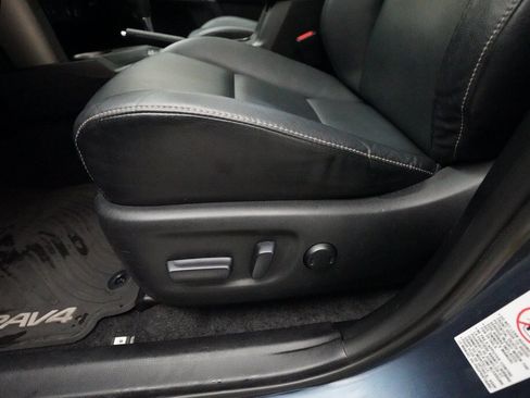 Used 2013 Toyota RAV4 Limited image 30