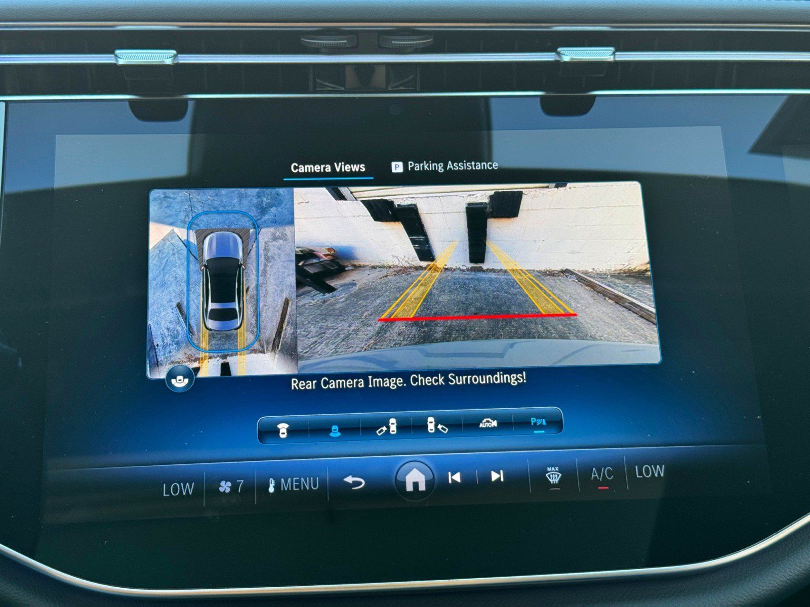 Used 2024 Mercedes-Benz E 450 4MATIC Sedan w/ MBUS Superscreen Package image 36