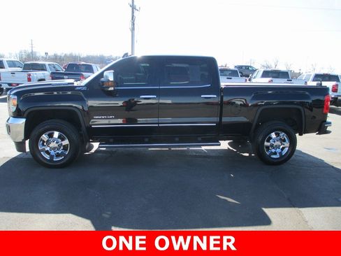 Used 2019 GMC Sierra 3500 SLT w/ Duramax Plus Package image 9
