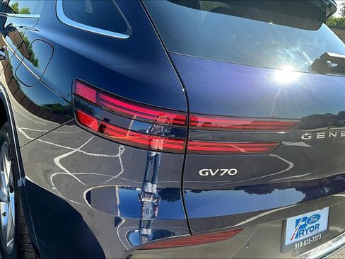 Used 2026 Genesis GV70 2.5T AWD/4WD image 32