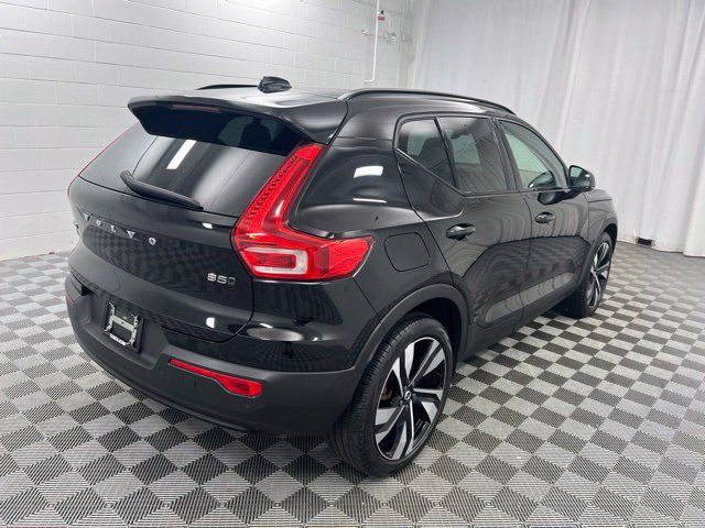Certified 2023 Volvo XC40 B5 Plus w/ Driver Assist Package AWD/4WD image 5