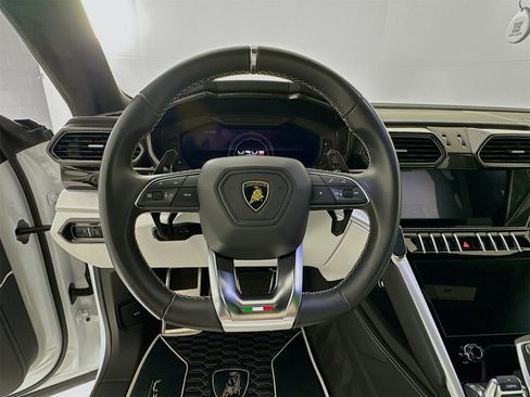 Used 2021 Lamborghini Urus image 12