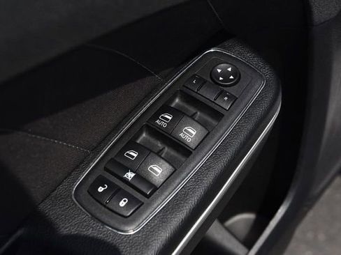 Used 2023 Dodge Charger SXT RWD image 8