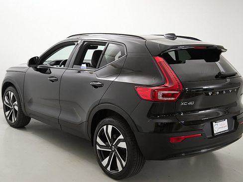 Certified 2023 Volvo XC40 B5 Ultimate w/ Protection Package Premier AWD/4WD image 8