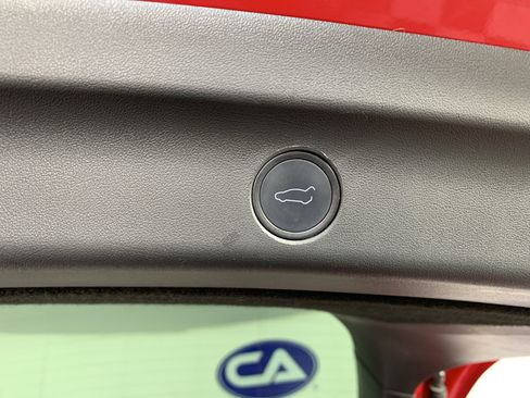 Used 2020 Tesla Model Y Long Range AWD/4WD image 33