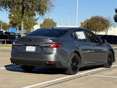 New 2026 Toyota Camry SE image 4