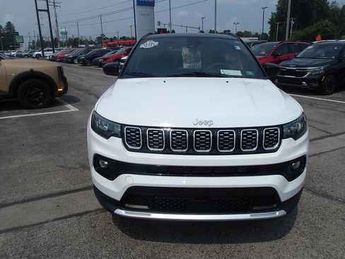 Used 2025 Jeep Compass Limited w/ Sun & Sound Group AWD/4WD image 2