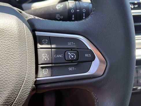 Certified 2025 Jeep Compass Limited AWD/4WD image 22