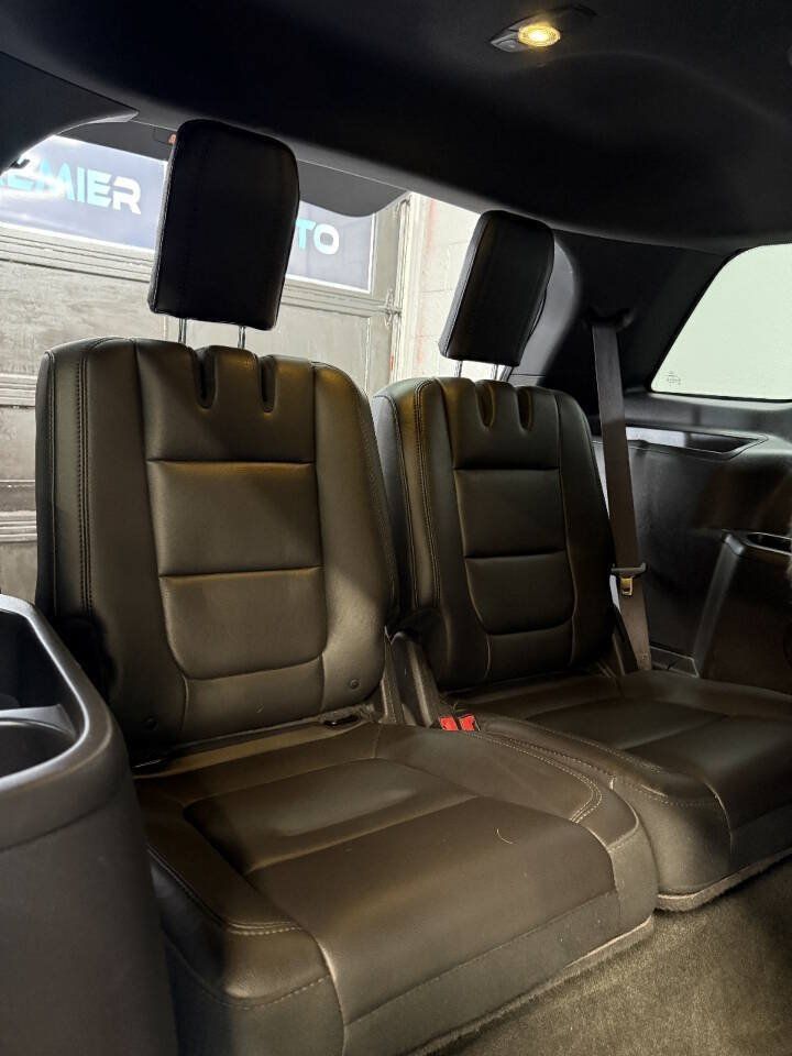Used 2014 Ford Explorer XLT w/ Equipment Group 202A AWD/4WD image 9