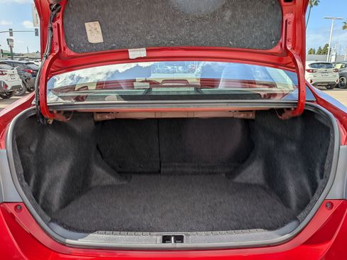 Used 2019 Toyota Corolla LE image 31