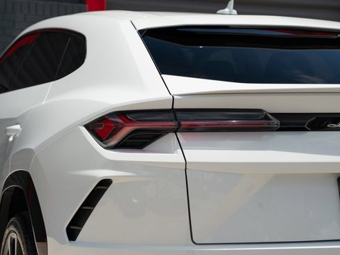 Used 2022 Lamborghini Urus AWD/4WD image 19