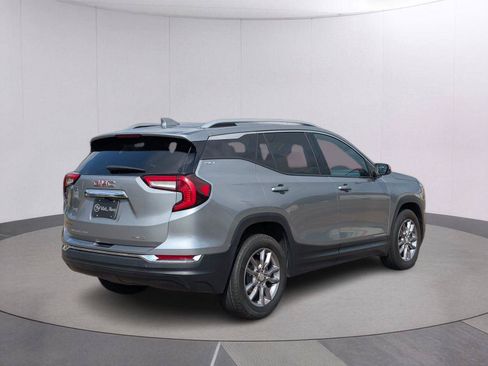 Used 2024 GMC Terrain SLT AWD/4WD image 5