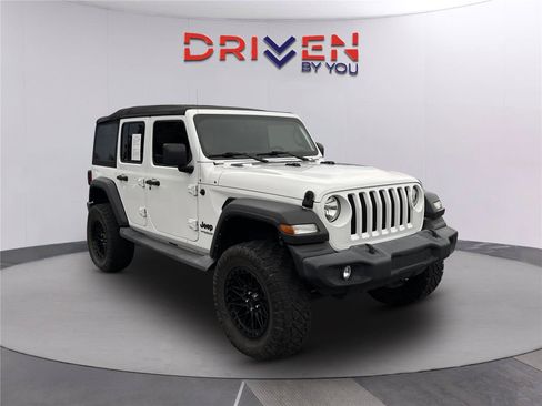 Used 2022 Jeep Wrangler Unlimited Sport AWD/4WD image 3