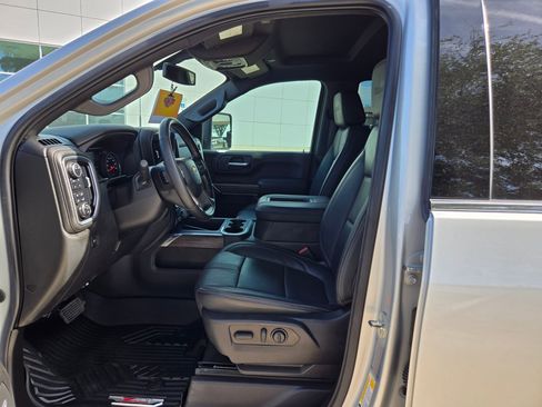 Certified 2022 Chevrolet Silverado 2500 High Country w/ Z71 Off-Road Package AWD/4WD image 9
