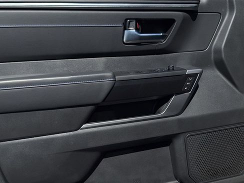 Used 2025 Toyota Tundra Platinum image 9