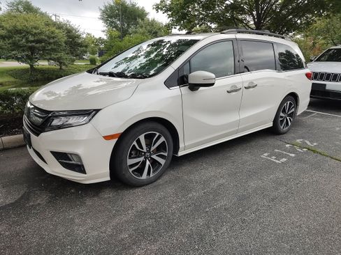 Used 2018 Honda Odyssey Elite image 1