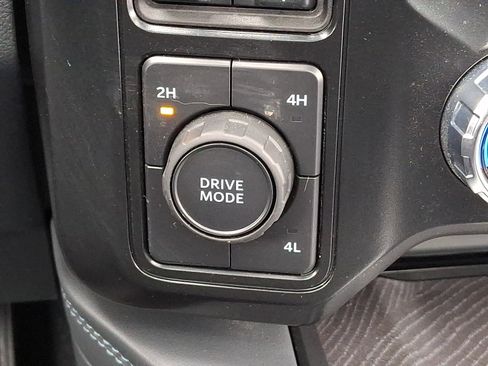 Certified 2025 Ford F450 Platinum w/ FX4 Off-Road Package image 32