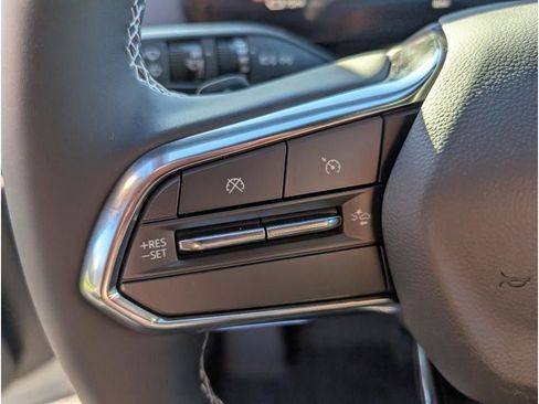 New 2026 Chevrolet Equinox EV LT image 18