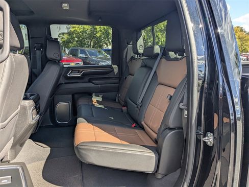 Certified 2024 Chevrolet Silverado 3500 High Country w/ High Country Premium Package image 12