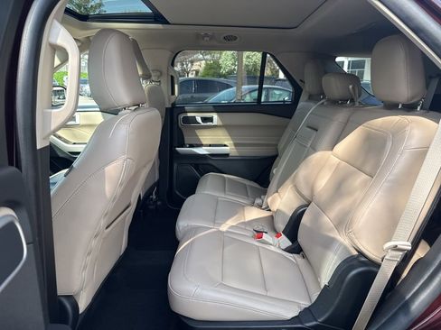Used 2022 Ford Explorer XLT w/ Equipment Group 202A image 24