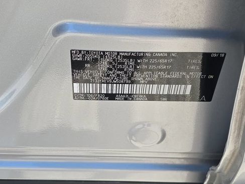 Used 2018 Toyota RAV4 LE FWD image 34