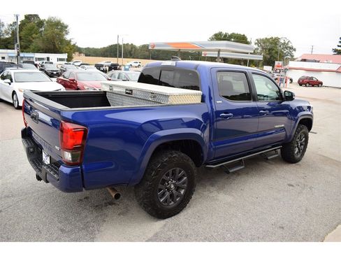 Used 2023 Toyota Tacoma 4x4 Double Cab image 5