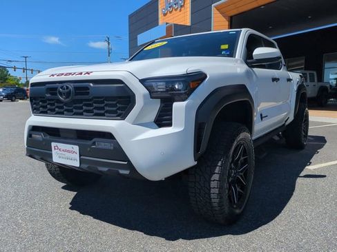 Used 2024 Toyota Tacoma TRD Off-Road w/ TRD Off Road Upgrade Package AWD/4WD image 8