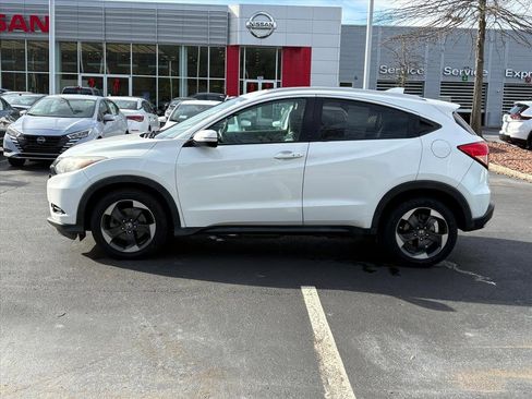 Used 2018 Honda HR-V EX-L image 4