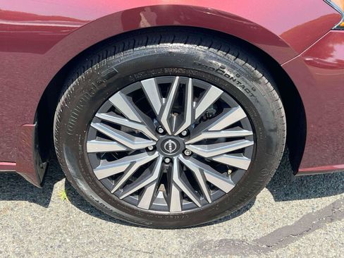 Used 2023 Nissan Altima 2.5 SV FWD image 6