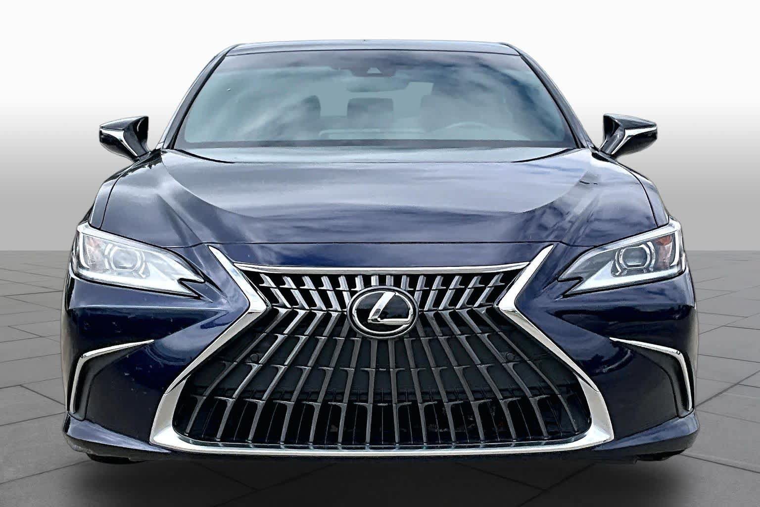 Used 2022 Lexus ES 350 w/ Premium Package FWD image 4